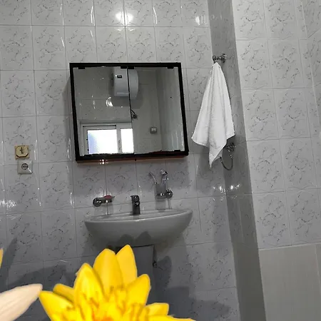 Private In Haxhialiu Appartement